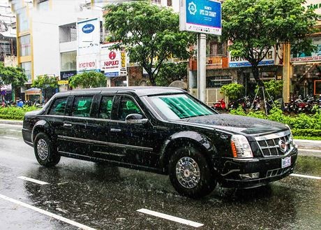 Cadillac One cua Tong thong Trump lan banh tai Da Nang-Hinh-8